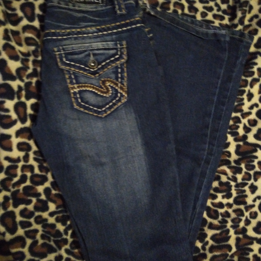 Jeans - Picture 2 of 3